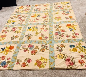lot 56 image: Lighting Up Any Room with this Gorgeous Rug Oushak 5 x 7