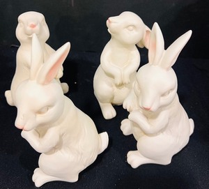 lot 156 image: Hopping in to Easter with Baskets, Bunnies and Easter Plants