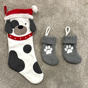 lot 175 image: Festive Stockings, Placemats and Hats