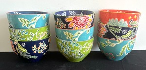 lot 148 image: Nine Fabrique-en Chine Bowls