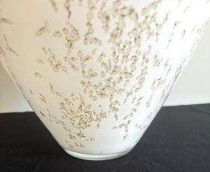 lot 200 image: Lovely Vase