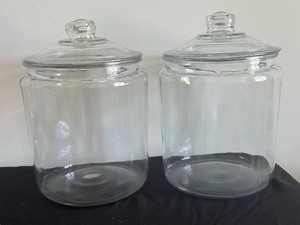 lot 202 image: Variety of Glass and Plastic Storage Containers