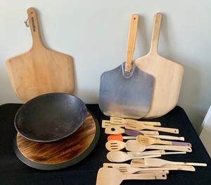 lot 92 image: Pizza Boards, Lazy Susan and Kitchen Utensils