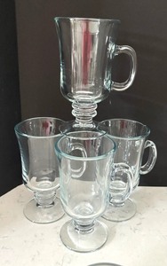 lot 221 image: Glassware Galore