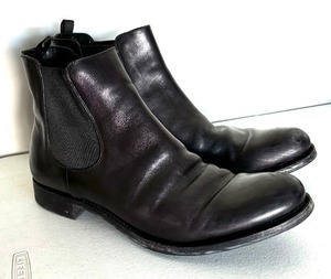 lot 125A image: Prada Saffiano Leather Chelsea Boots