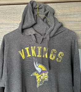 lot 286 image: Minnesota Vikings Football Hooded Sweatshirt