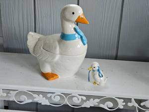 lot 161 image: Charming Blue-Ribbon Geese