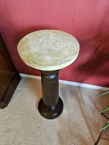 lot 35 image: Traditional Stone Top Plantstand