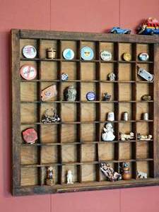 lot 204 image: Printers Drawer and Trinkets