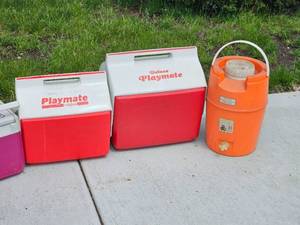 lot 117 image: Tailgate Cooler Bundle