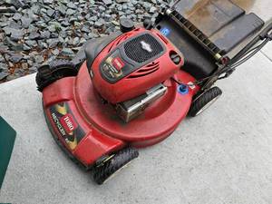 lot 56 image: 22 Toro Push Assist Mower