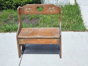 lot 231 image: Charming Nursery Bench