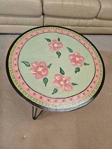lot 121 image: Cute Retro Butler Table