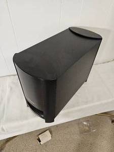 lot 131 image: Bose GSX Powered Speaker System