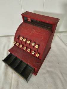 lot 136 image: Tom Thumb Childrens Cash Register