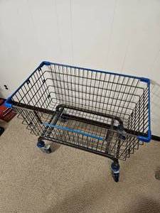lot 234 image: Rugged Laundry Basket Cart
