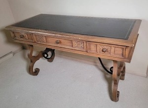 lot 17 image: United Furniture Solid Hardwood Writing Desk with Leather Surface Insert