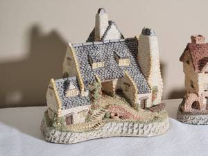 lot 267 image: David Winter Studio English Cottage Miniatures - The Chapel  Cornish Tin Mine  Market Street  Blackfriars Grange  Wine Merchant  Devoncombe
