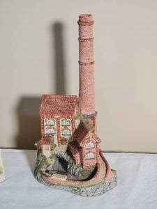 lot 266 image: David Winter Studio English Cottage Miniatures - House of Master Mason  Cotswold Village  Derbyshire Mill