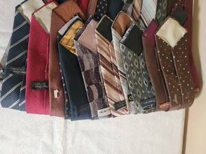 lot 261 image: Vintage Mens Silk Tie Collection A