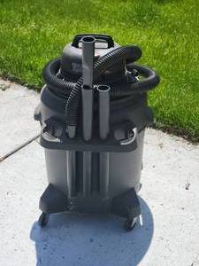 lot 255 image: Shop-Vac QSP 10 Gal. Vacuum
