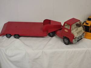 lot 95 image: Vintage Metal Tonka Truck & Tractor Collection (5)