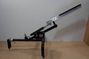lot 4 image: Cabelas Do-All Trap & Skeet Target Thrower