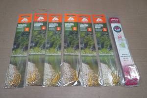 lot 34 image: 6 Packs Aberdeen Hooks with Rattlin Leader Set