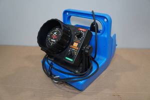 lot 49 image: Vexilar FL-8SE Flasher Fish Finder with Genz Tray