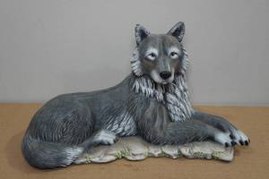 lot 68 image: Timber Wolf Sculpture