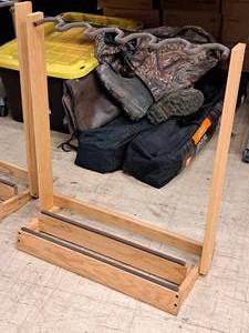 lot 32 image: Long Gun Rack 6-gun