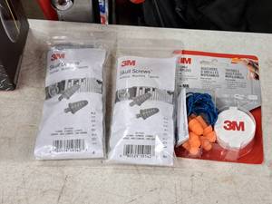lot 94 image: Lot of (3 Packs) 3M Skull Screws Ear Plugs