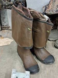 lot 274 image: Pro Line Size 9 Mens Rubber Waders