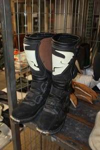 lot 339 image: Lot of (One Pair) Boots