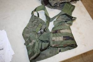 lot 365 image: Military Protective Vest