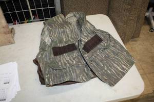 lot 366 image: Military Style Vest with Back Pouch