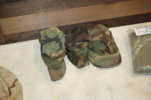 lot 370 image: Lot of (3) Assorted Military Hats