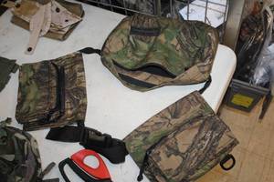 lot 400 image: Camo Tactical Belt, (3) Pouches