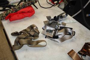 lot 411 image: Lot of (3) Assorted Tree Climbing Belts and Mounts