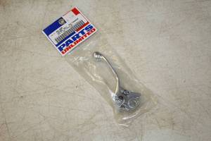 lot 420 image: Parts Unlimited RH - Yamaha LeverHandle