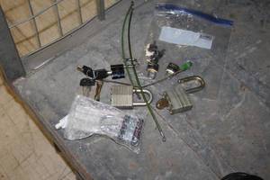 lot 432 image: Lot of (6) Assorted Padlocks with Keys