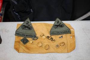 lot 452 image: Lot of (14) Assorted Military PatchesPinsButtons