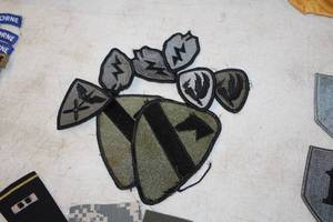 lot 454 image: Lot of (8) Assorted Military Patches