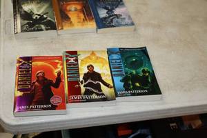 lot 465 image: Lot of (3) James Patterson Books