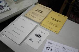 lot 476 image: Lot of (4) Assorted Military Training Manuals