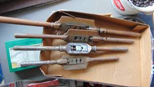 lot 25 image: 4 - Die Taps
