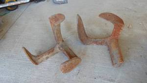 lot 31 image: Metal 2 and 3 Way Cobbler Repair Anvil