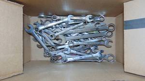 lot 43 image: Lot of Wrenches