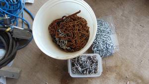 lot 61 image: 5 Gallon Bucket of Chains