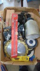 lot 68 image: Air Spayer and CuttingGrinding Discs